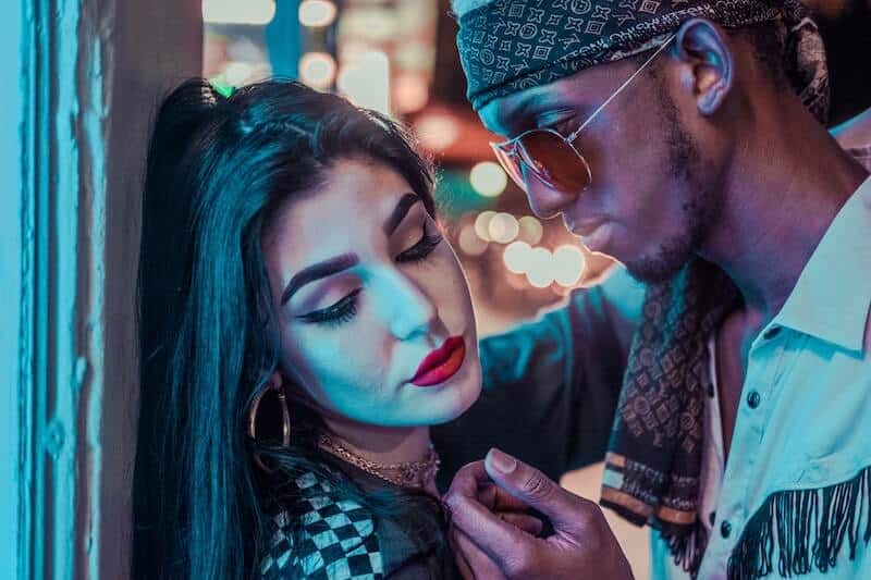 pareja ventajas de ligar por internet